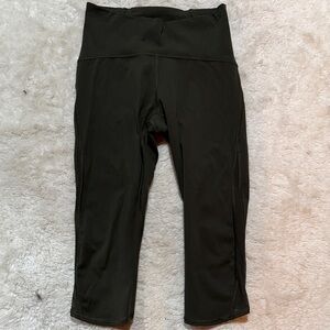 Lululemon Green Leggings knee- length with mesh